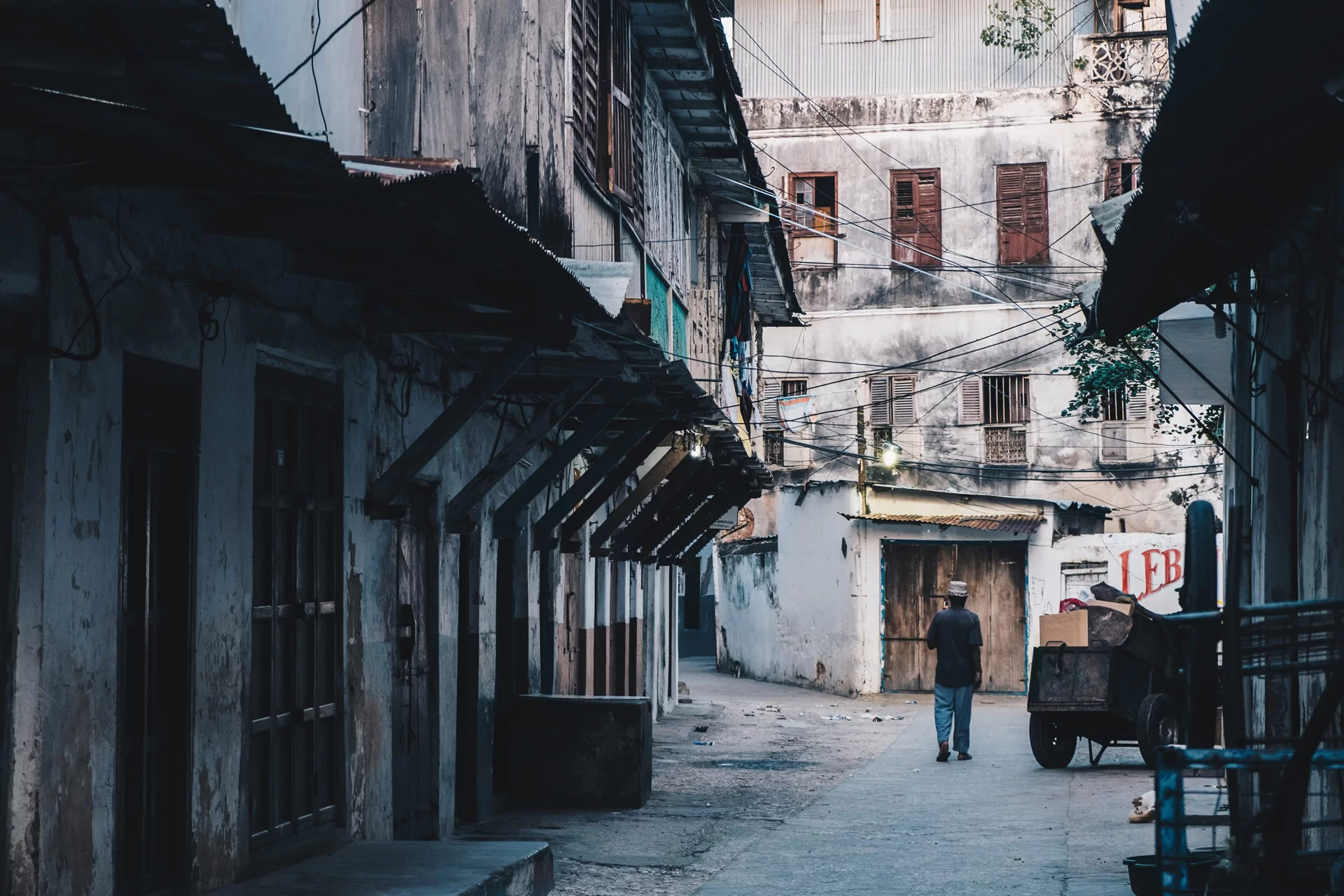 javi-lorbada-AnXQYPDllA0-unsplash